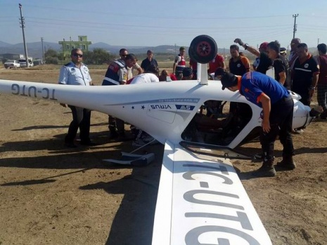 Troy Air Fest'te uçak düştü; 1 yaralı