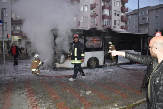 Belediye otobüsünde yangın