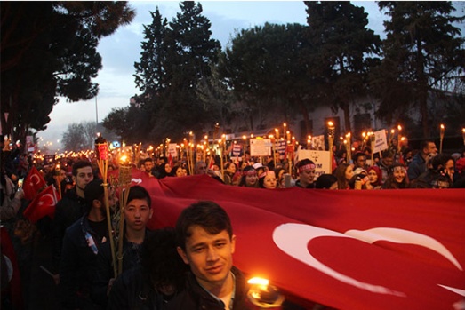 Fener Alayı’nda 500 metrelik Türk Bayrağı açıldı