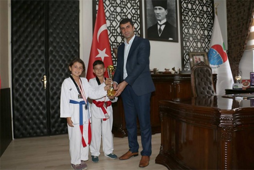 Başkan Arslan, Şampiyonları Ağırladı