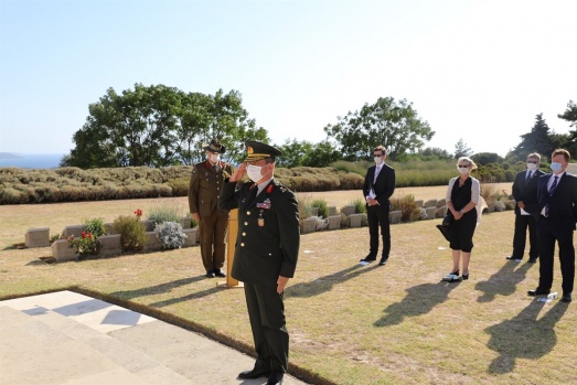 Lone Pine Avustralya Anıtı'nda çelenk töreni yapıldı