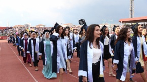 ÇOMÜ'de 9 bin öğrenci mezun oldu