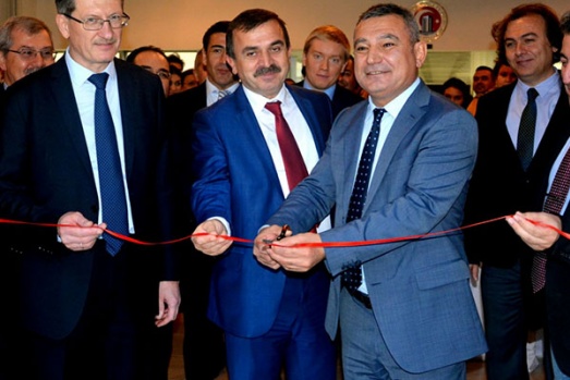 Türkiye’de İlk ÇOMÜ Hat ve Tezhip Atölyesi açıldı