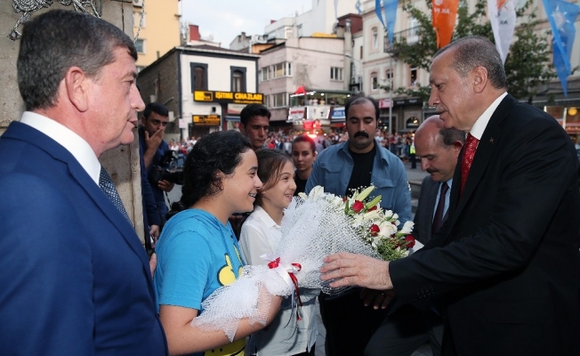 Cumhurbaşkanı Erdoğan’dan Trabzon’da balkon konuşması