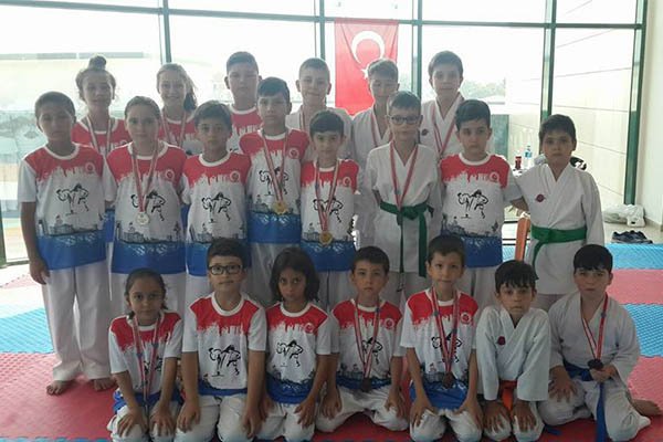Karateciler Erzurum’da