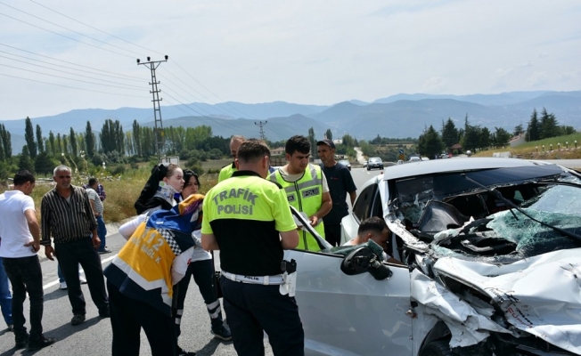 Kastamonu’da otomobil ile tır çarpıştı: 2 yaralı