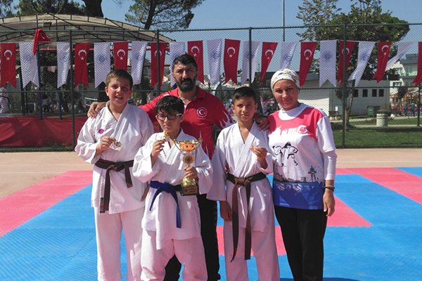 Biga'da karate turnuvası düzenlendi