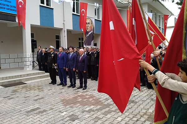 Lapseki'de Cumhuriyet Bayramı törenle kutlandı