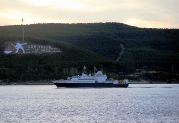 Rus Casus Gemisi Çanakkale Boğazı’ndan geçti