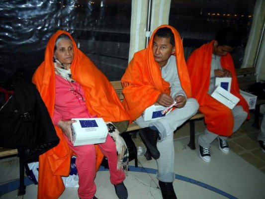 Çanakkale'de 16 kaçak göçmen yakalandı