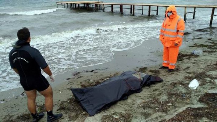 Lapseki'de deniz kıyısında ceset bulundu