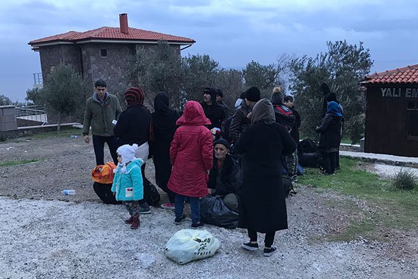 Ayvacık’ta 30 mülteci yakalandı