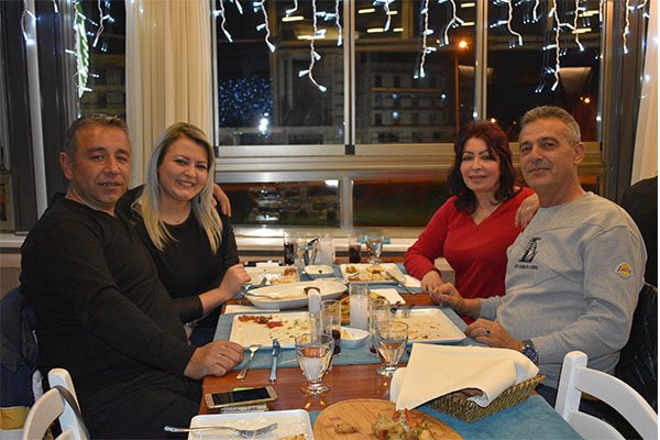 Karaca Ailesi Kıyı Kıyı Seafood’ta Eğlendi