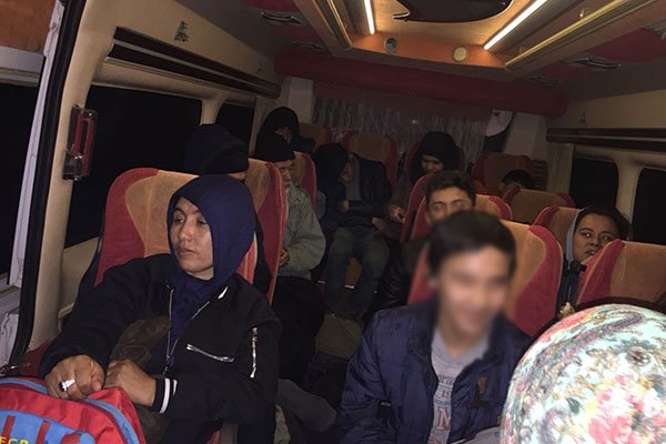 Ayvacık’ta 35 kaçak göçmen yakalandı