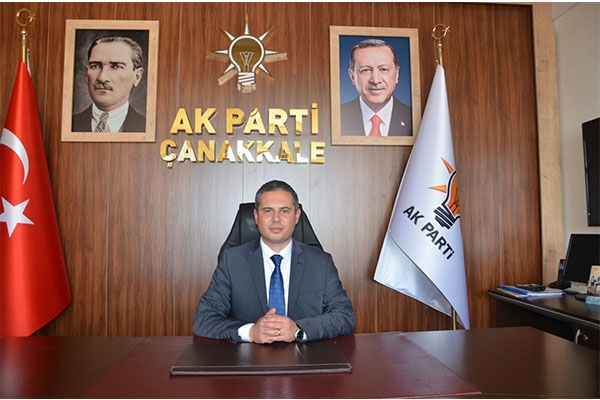 AK Parti’den iki isim istifa etti