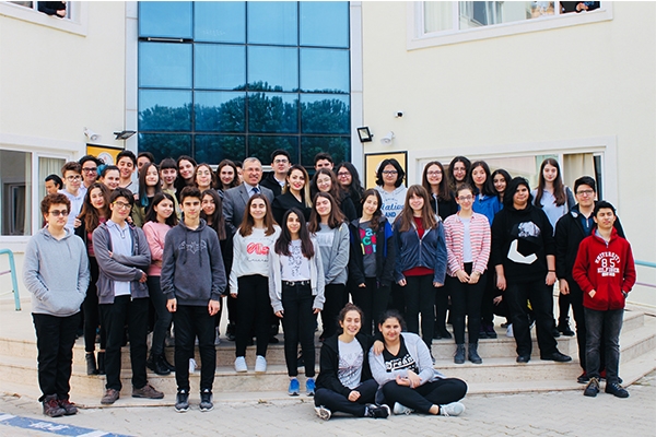 Kolej öğrencileri Çanakkale Zaferi’ni resmetti