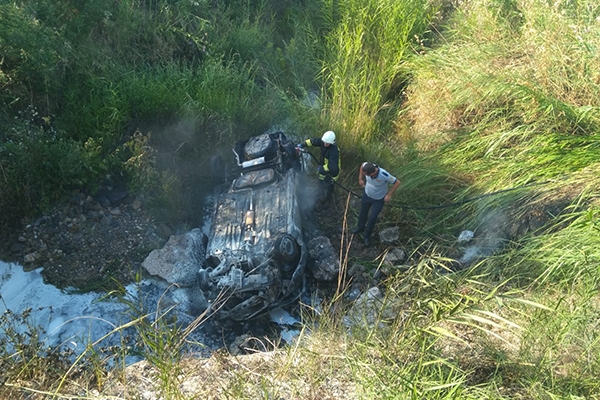 Biga'da otomobil yandı