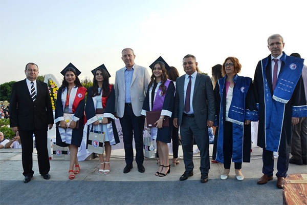 Biga İİBF’den 700 öğrenci mezun oldu