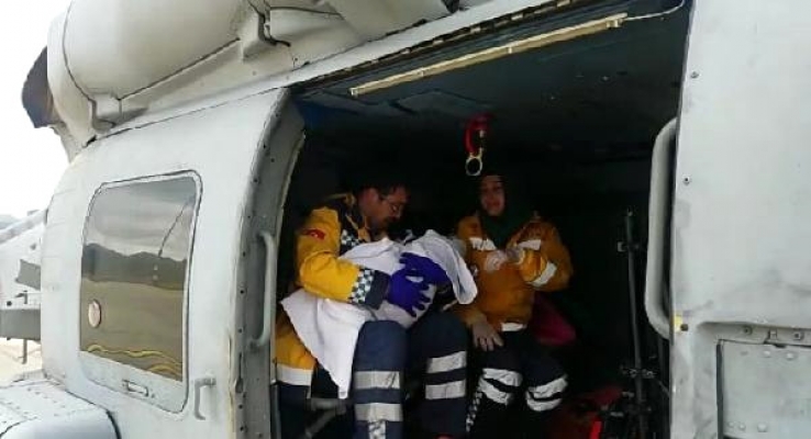Askeri helikopterle hastaneye götürüldü
