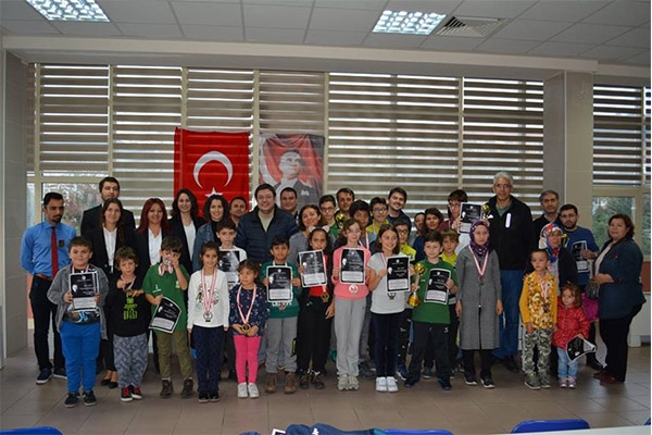 Çanakkale Belediyespor'a 2 kupa 4 madalya