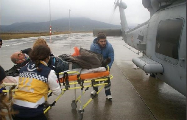 Gökçeada’dan helikopterle Çanakkale’ye getirildi