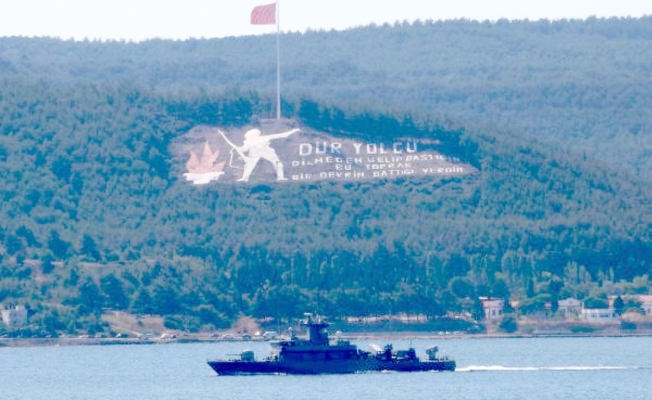 Yu­na­nis­tan sa­vaş ge­mi­si Ça­nak­ka­le Bo­ğa­zı'n­dan geç­ti