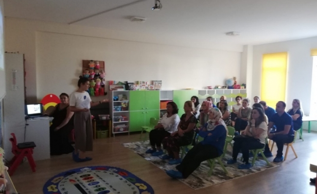 Biga Belediyesi Kreşlerinde anne babalara seminer