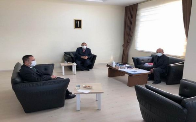 Vali İlhami Aktaş, ÇOMÜ Sağlık Uygulama ve Araştırma Hastanesi Başhekimliğini ziyaret etti