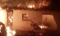 Gelibolu'da 2 ev, 1 ağıl yandı