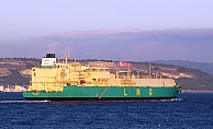 Doğalgaz tankeri Çanakkale Boğazı’ndan geçti